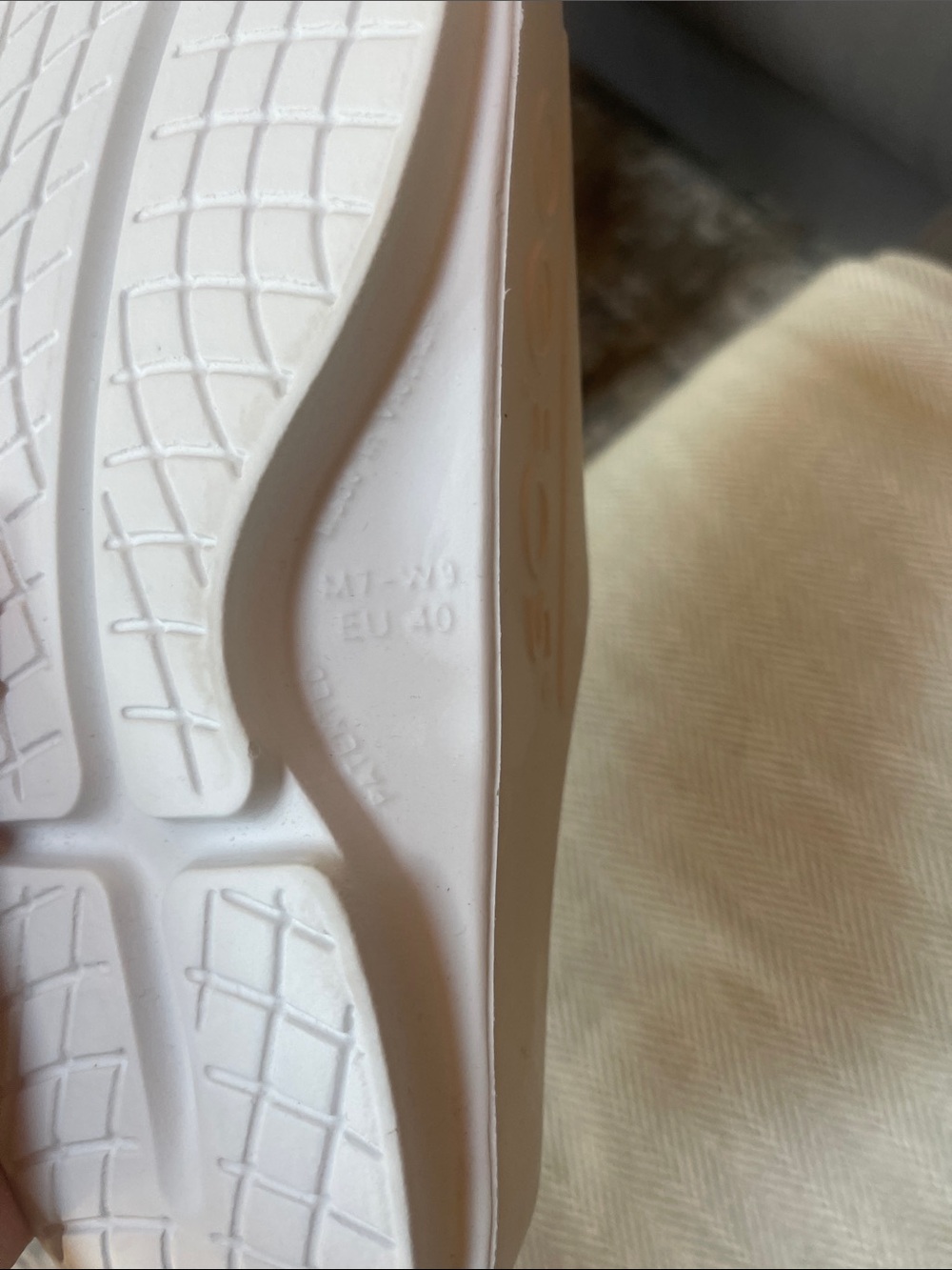 Oofos Ooah slides NWOT size 9 EU 40 - Picture 7 of 7